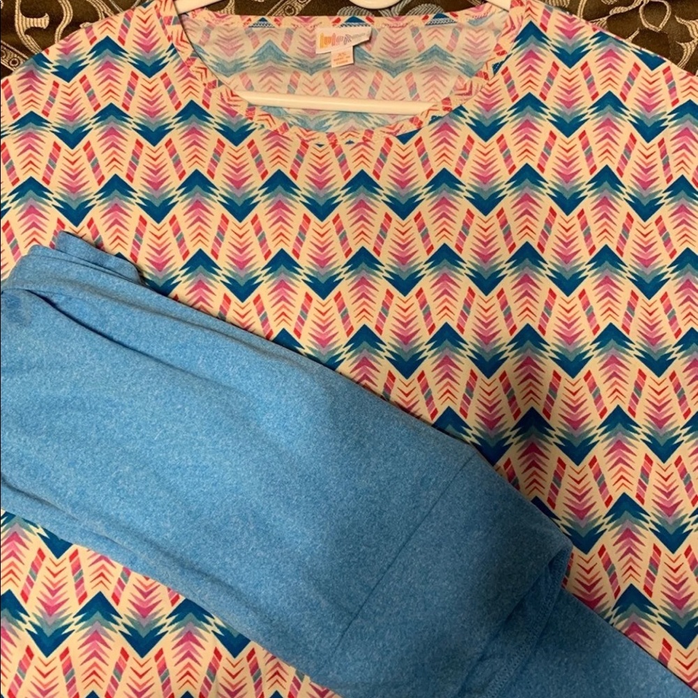 Lularoe Top and leggings
